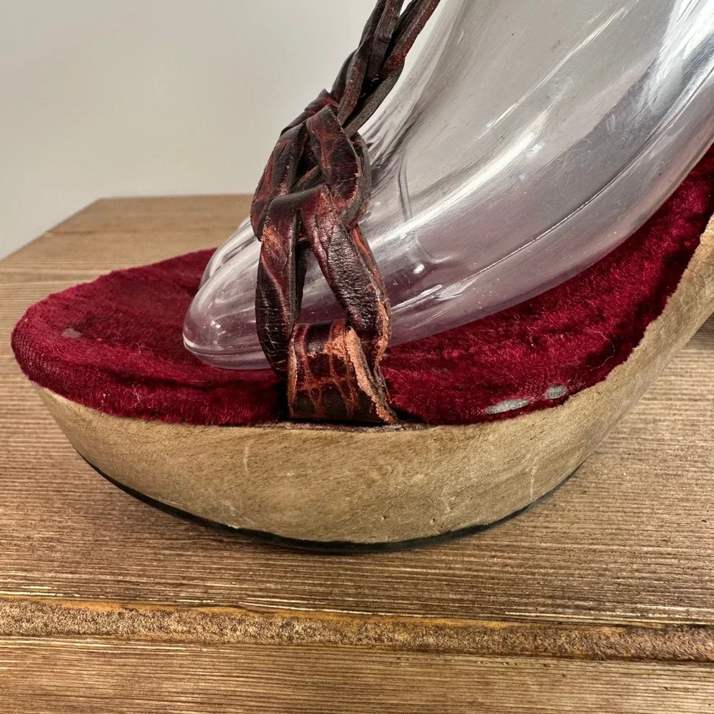 Nine West Braided Leather Wood Platform T Strap Sandals Boho 5M Velvet Wood Heel